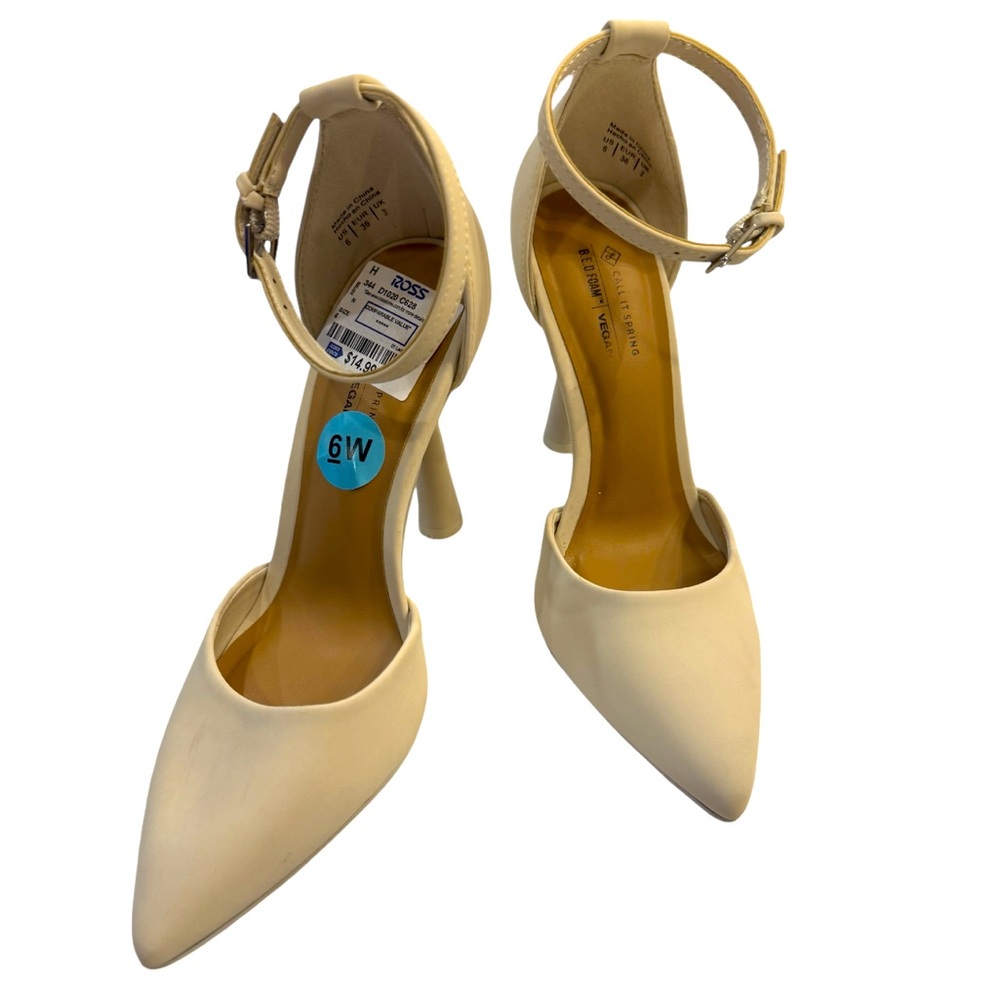 NEW with Tags Size 6 Wide Monroe Cream Pointed Toe Ankle Strap Pumps